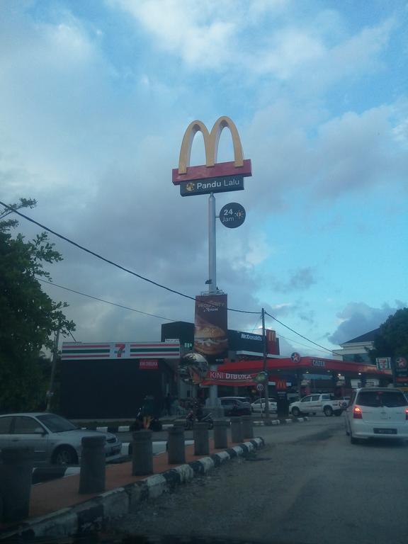 Kemaman Lodge & Cafe Chukai Exterior foto